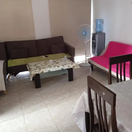 2 Bedroom In Location In Apartament